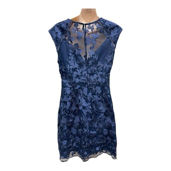 Trina Turk Blue Sizzling Sleeveless Embroidered Dress Sz 6 Feminine Cocktail - Picture 7 of 8